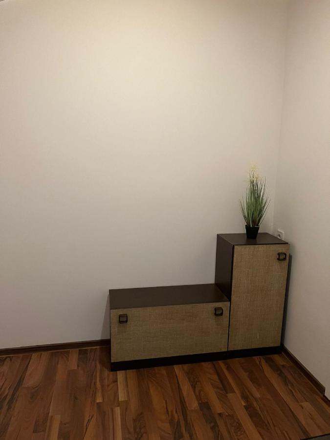 Apartment C&c *